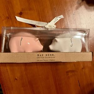Rae Dunn pig salt & pepper shakers